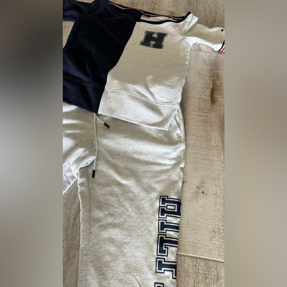 Tommy Hilfiger set shorts and top size XS - Picture 3 of 5